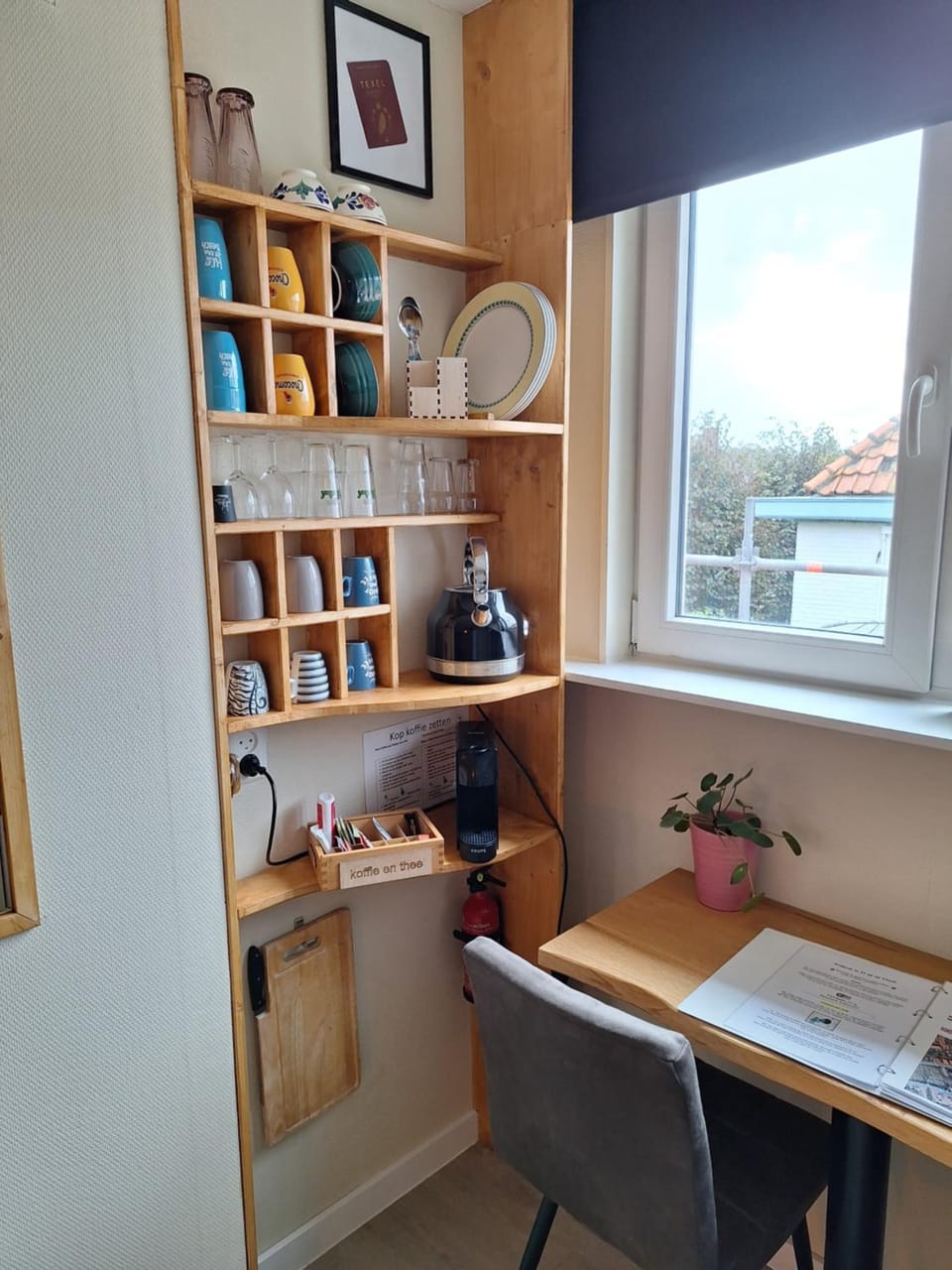 Coffee/tea facilities, Dining area