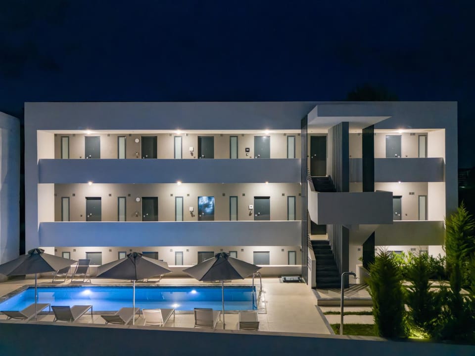 Property building, Swimming pool