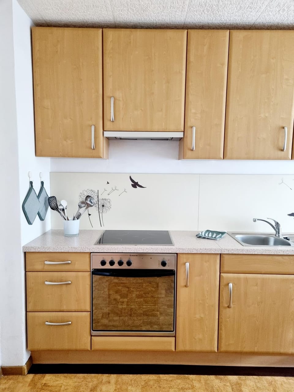 Kitchen or kitchenette, Decorative detail, stove, kitchen