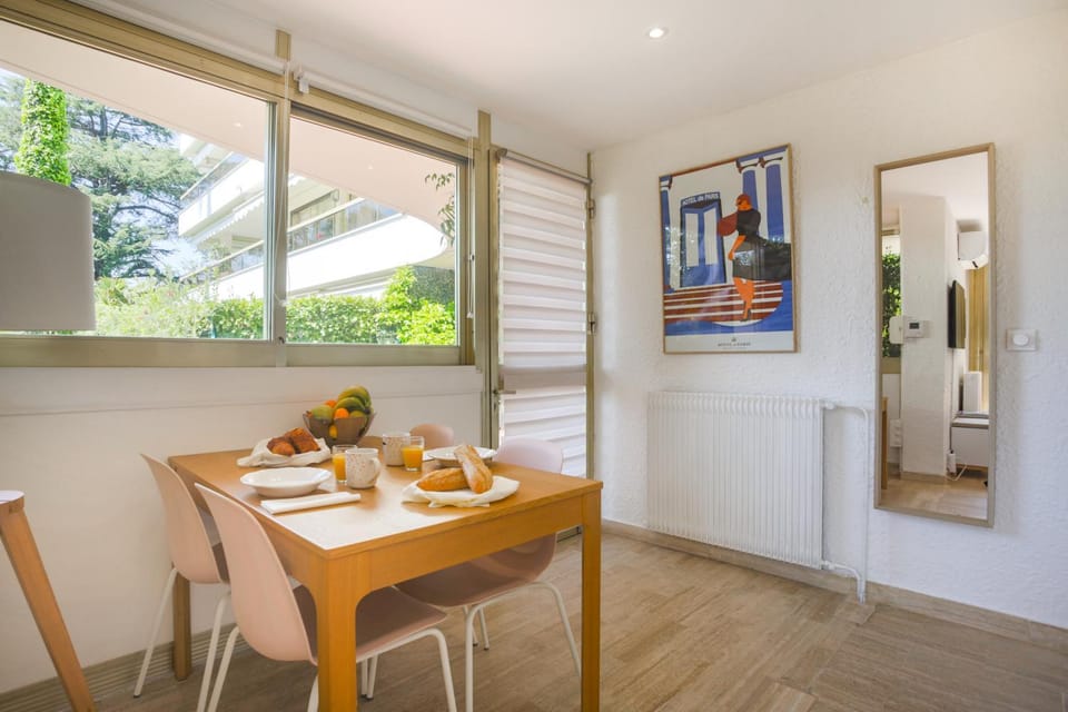 Studio A/C La Californie with patio by Olidesi Apartment in Cannes