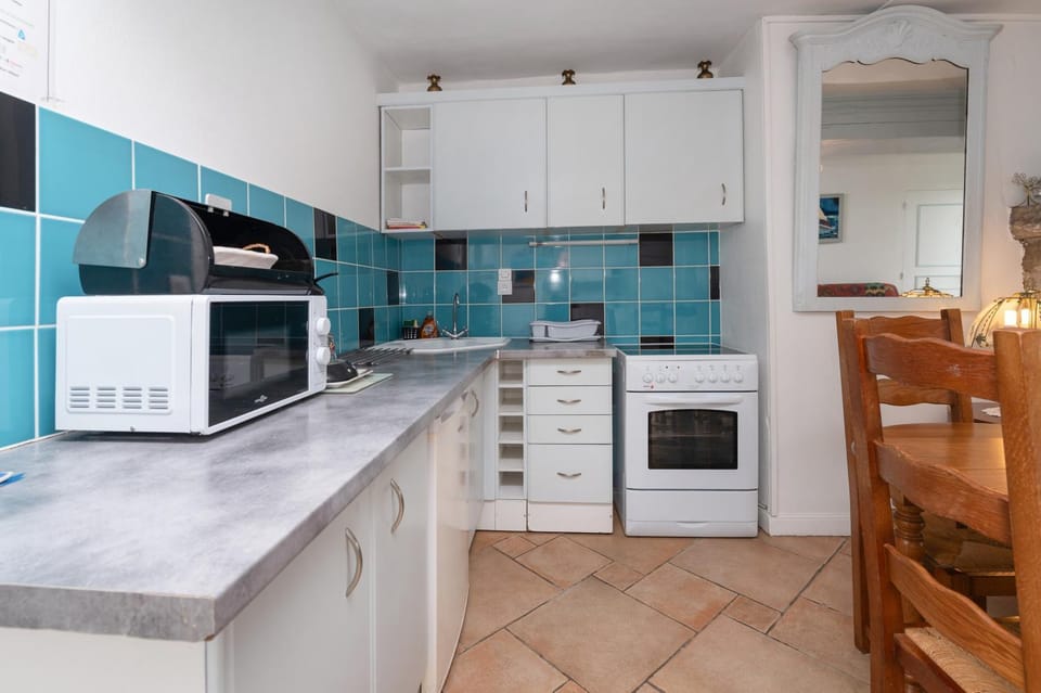 appartement dans manoir du xvii eme Apartment in Brittany