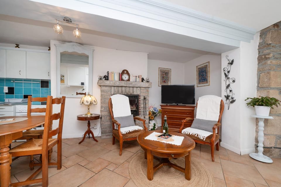 appartement dans manoir du xvii eme Apartment in Brittany