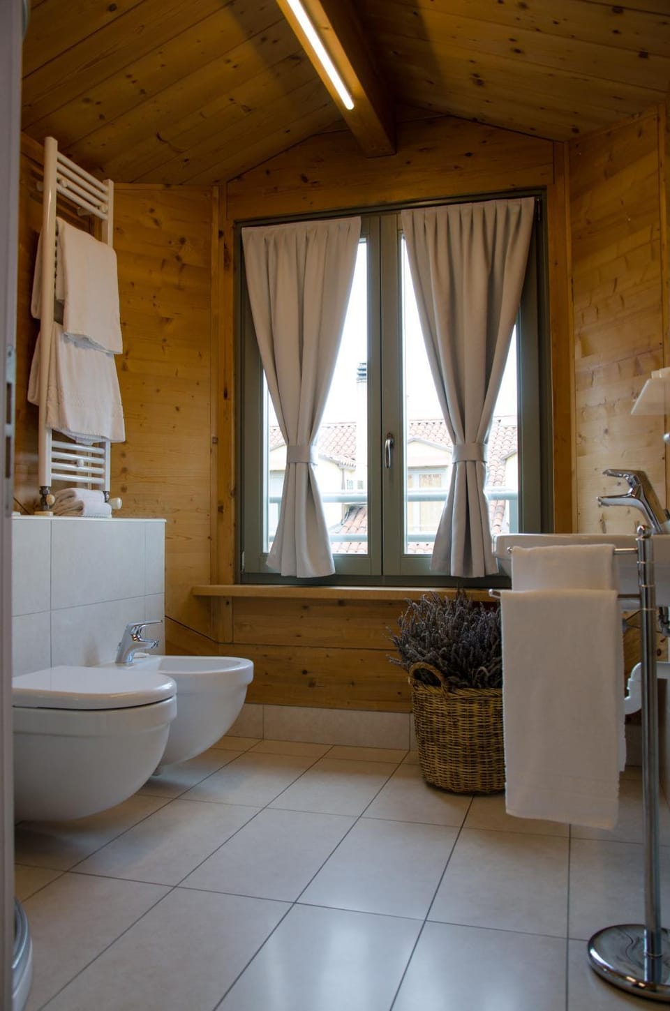 Toilet, Bathroom, bidet, towels