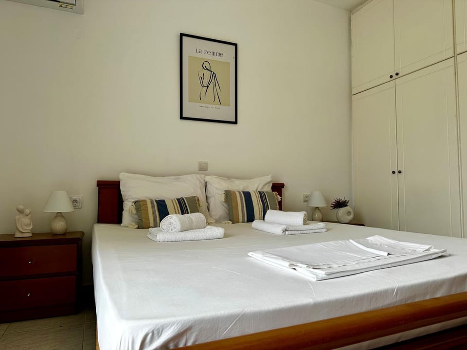 Central, Sunny & Spacious Apartment in Kos - No 1 Apartment in Kos