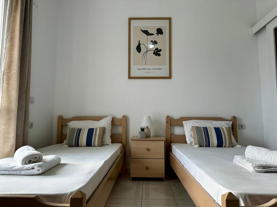 Central, Sunny & Spacious Apartment in Town - El Greco Apartments No 1 Apartment in Kos