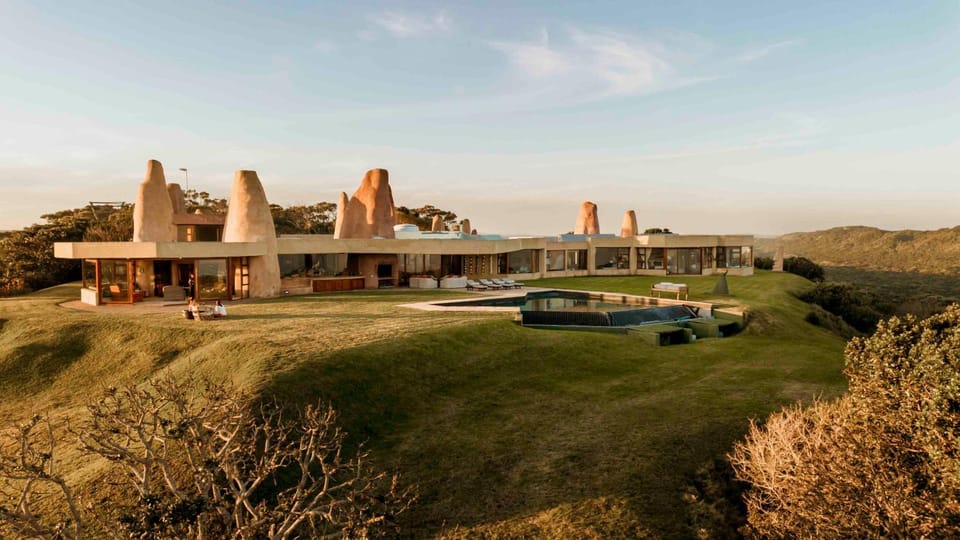Property building, Garden, Swimming pool