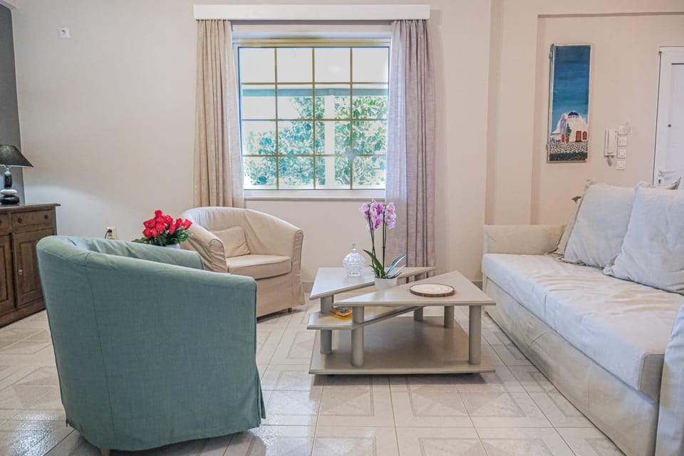 Living room, Seating area