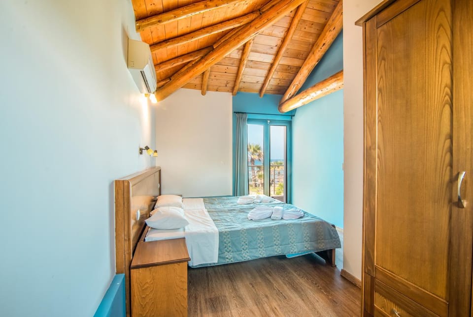 Property building, Living room, Bedroom