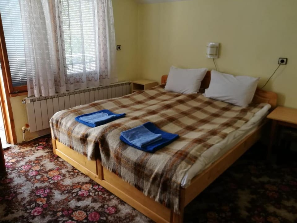 Самостоятелни стаи в къща за гости Балкан Bed and Breakfast in Bulgaria