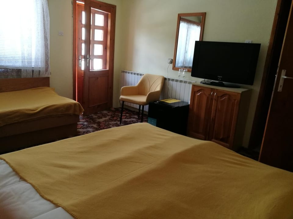Самостоятелни стаи в къща за гости Балкан Bed and Breakfast in Bulgaria