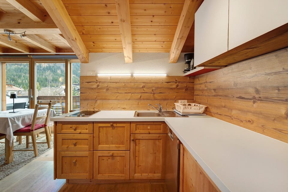 Kitchen or kitchenette, Living room