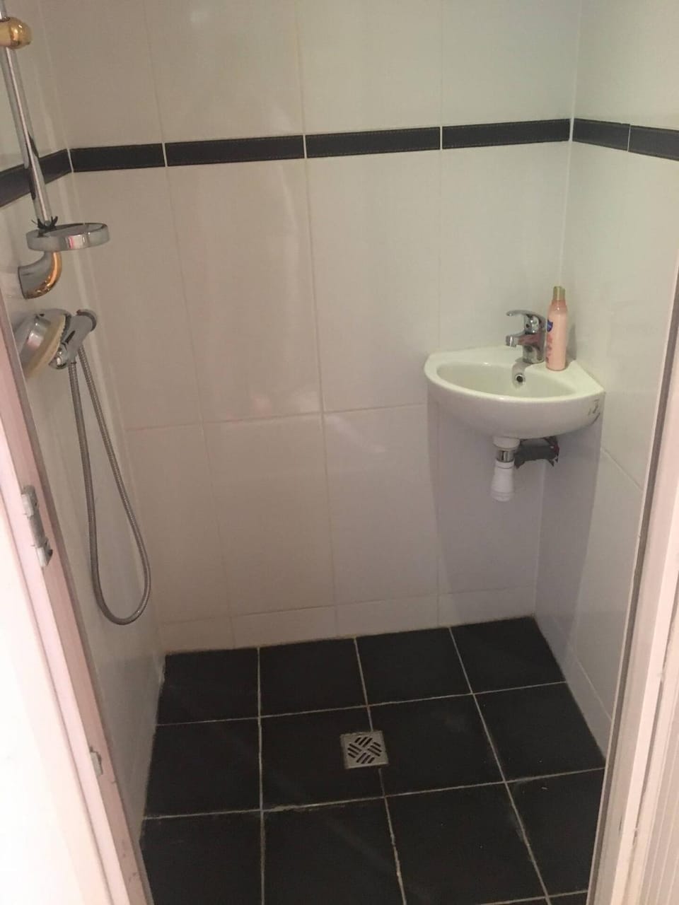 Studio indépendant à 15 min de Lyon et de vienne. Apartment in Auvergne-Rhône-Alpes