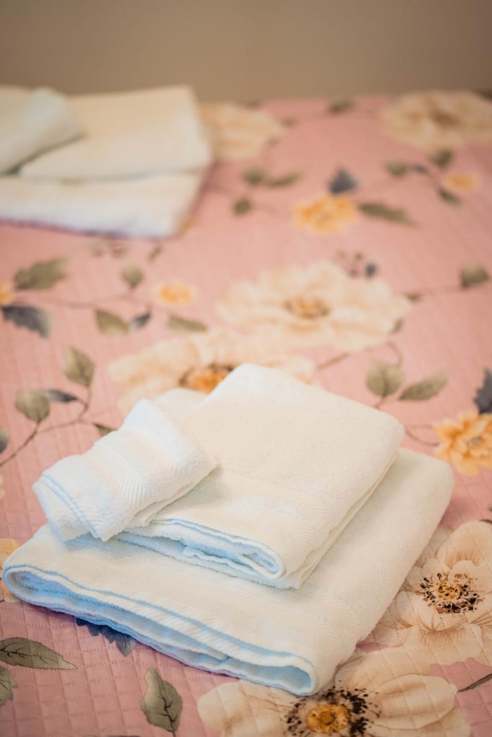Bedroom, towels