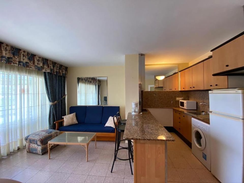 Kitchen or kitchenette, Living room