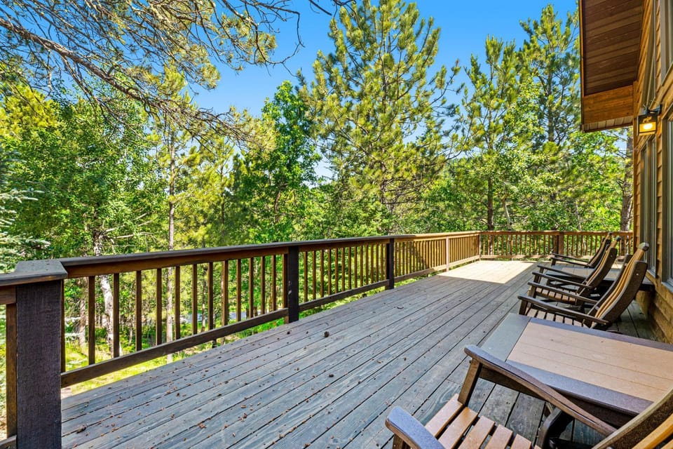 Lazy Bear Lodge House in North Lawrence