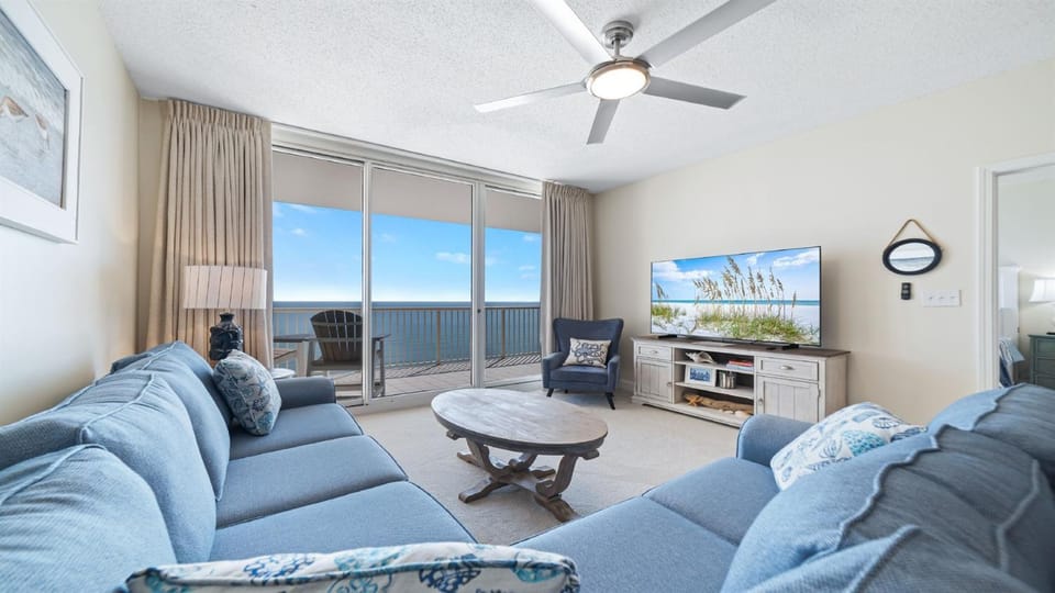 Bristol 1703 Beachfront Luxury-Stunning Views from the 17th Floor Balcony-Resort Apartment in Alabama