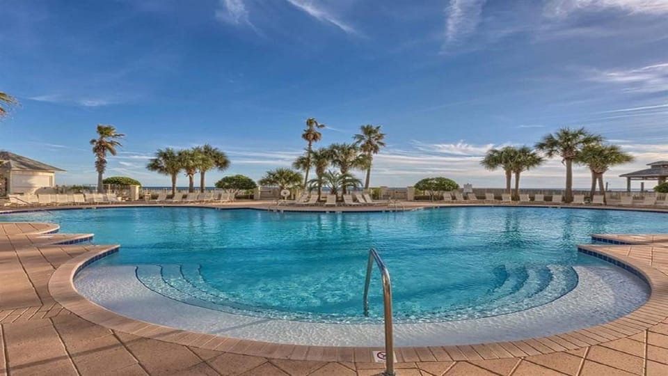 Bristol 1703 Beachfront Luxury-Stunning Views from the 17th Floor Balcony-Resort Apartment in Alabama
