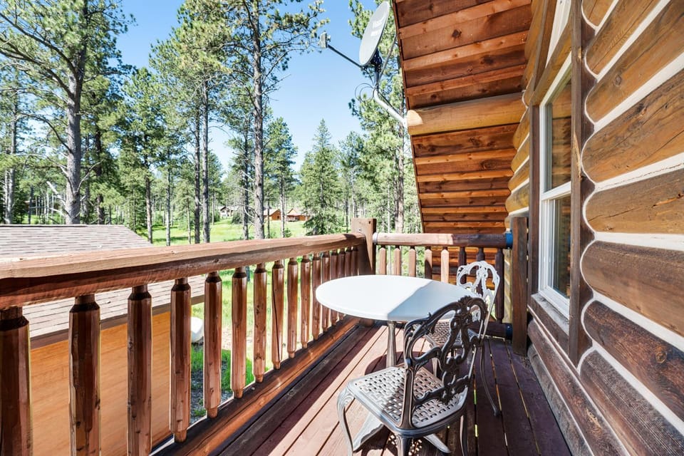 Boulder Ridge Lodge House in Pennington County