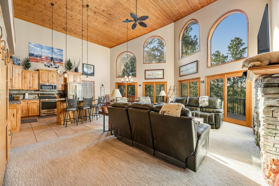 Boulder Canyon Lodge House in North Lawrence