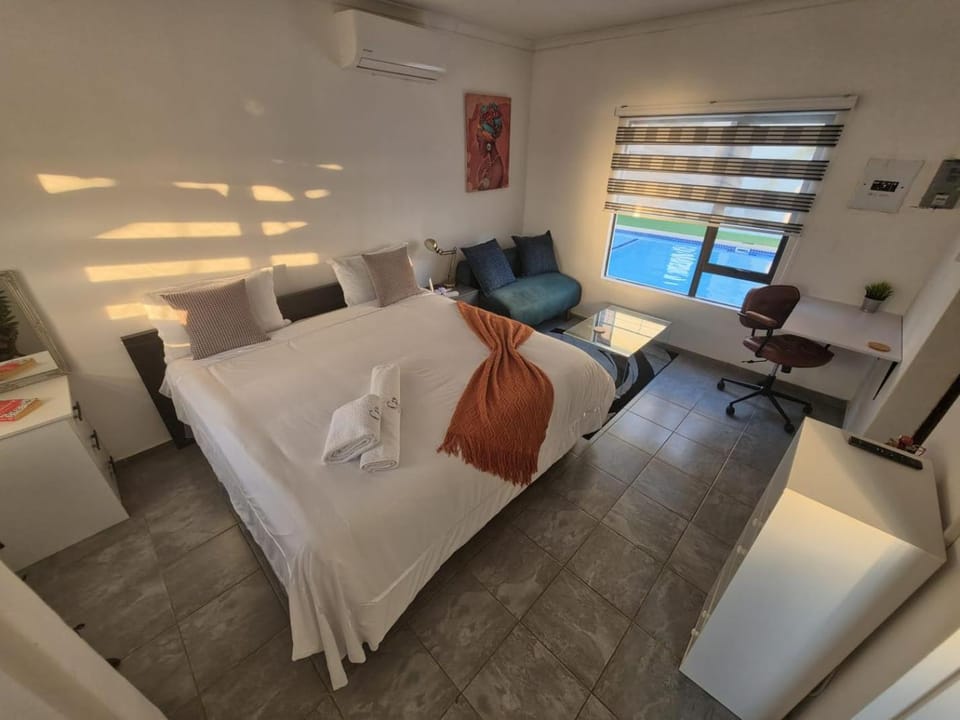 Bed, Living room, Bedroom