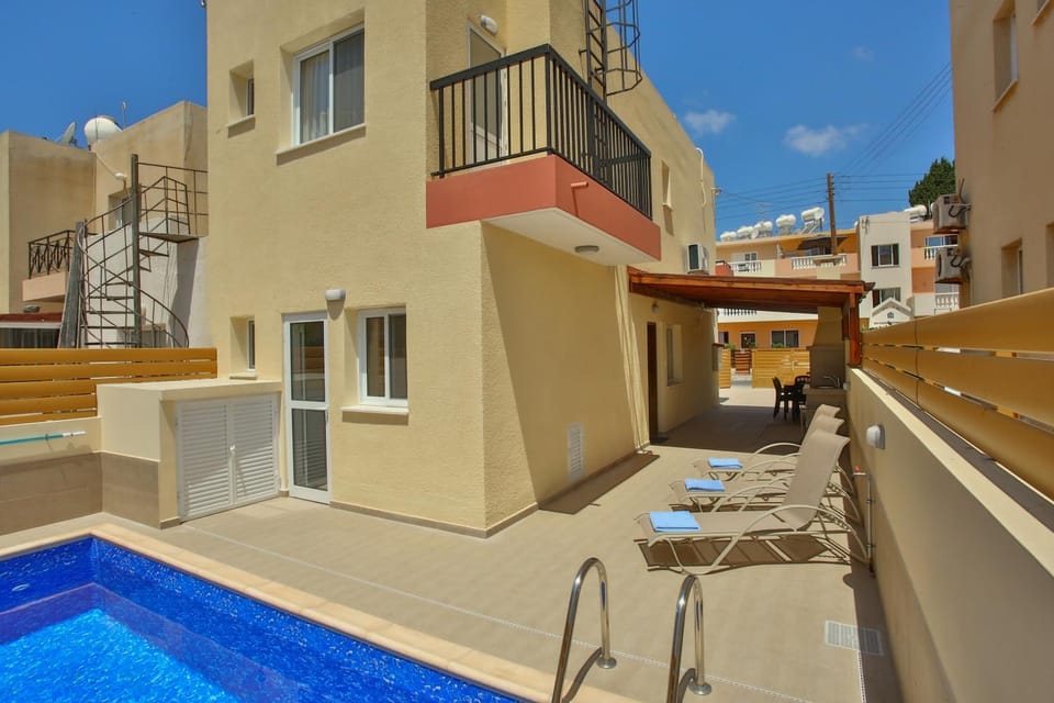 "Star House" Private pool Villa in Paphos