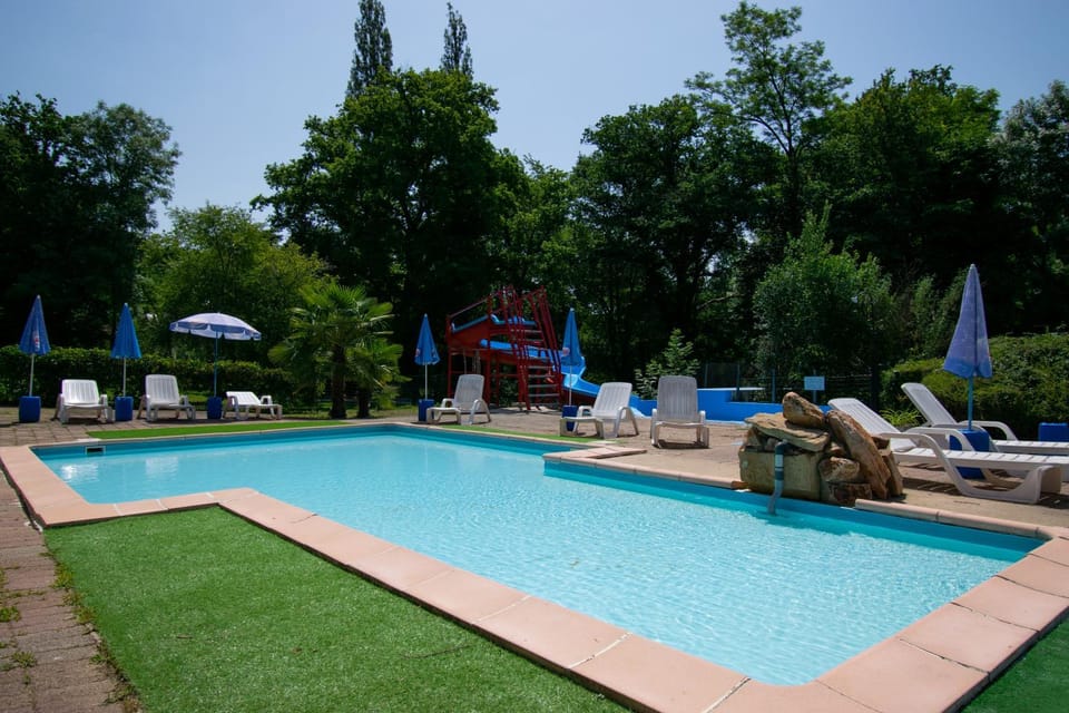 Seating area, Swimming pool