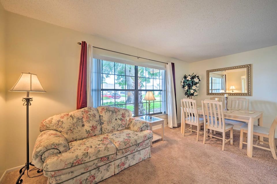 ~ 5 Mi to Theme Parks: Kissimmee Home w/ Pool House in Four Corners