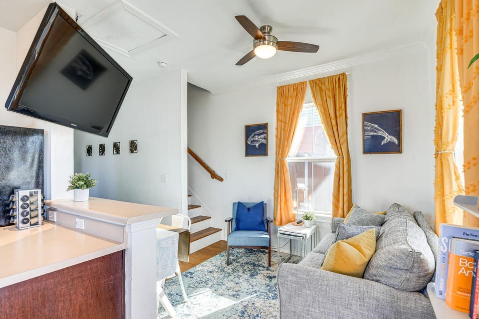 Walk to Beach: Family Home w/ Patio in Galveston House in Galveston Island