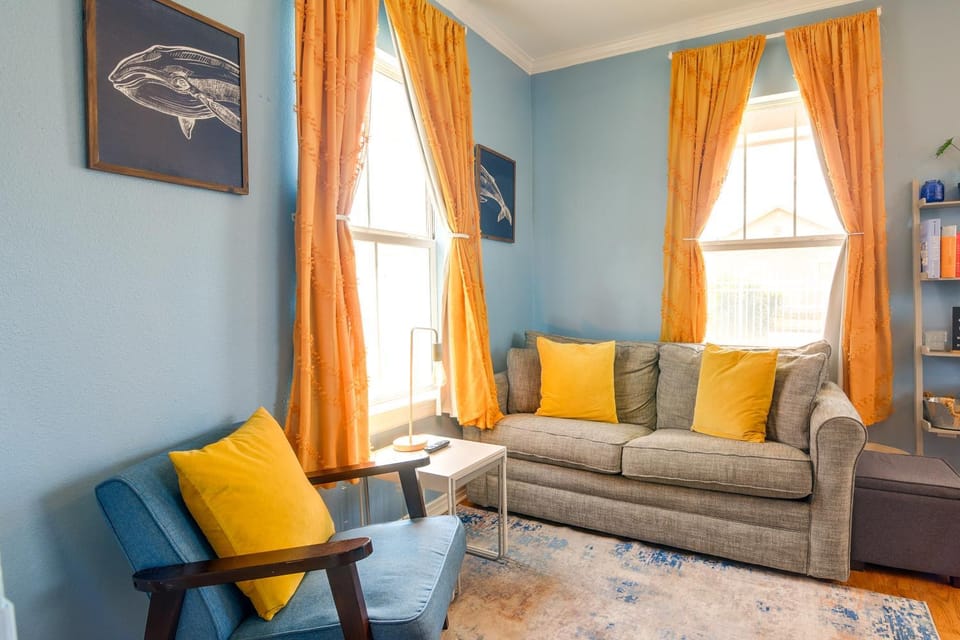 Walk to Beach: Family Home w/ Patio in Galveston House in Galveston Island