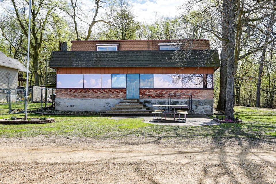 Cozy Home w/ Yard: Steps to Mississippi River House in Iowa