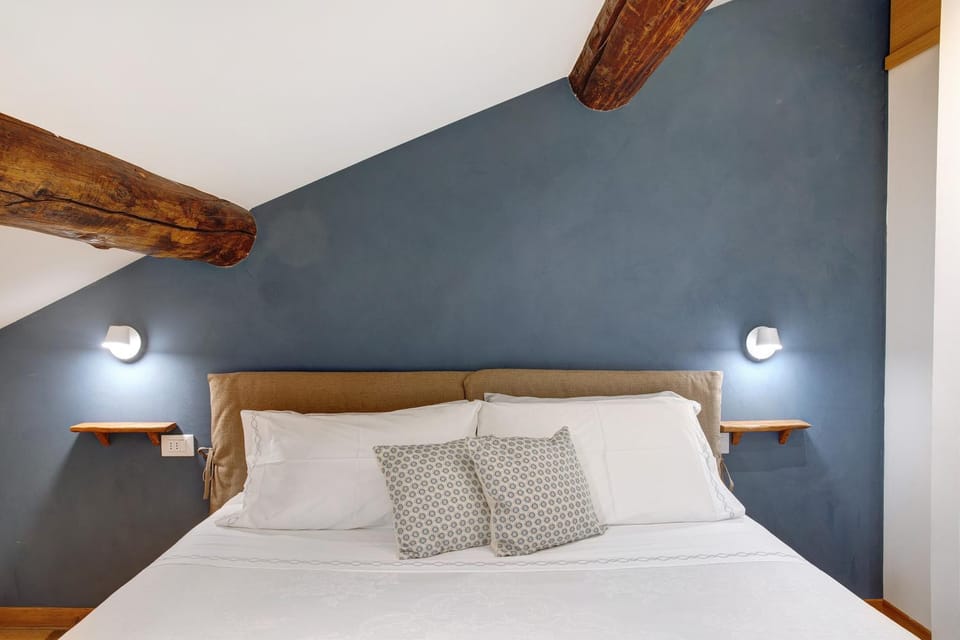 Property building, Living room, Bedroom