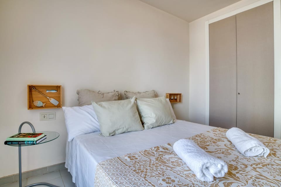 Living room, Bedroom