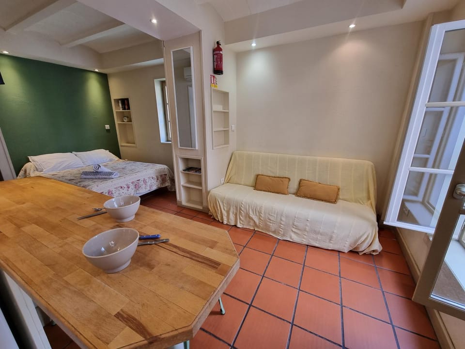 Living room, Photo of the whole room