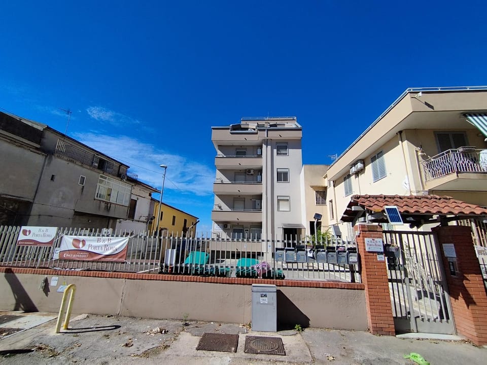 Property building, Neighbourhood
