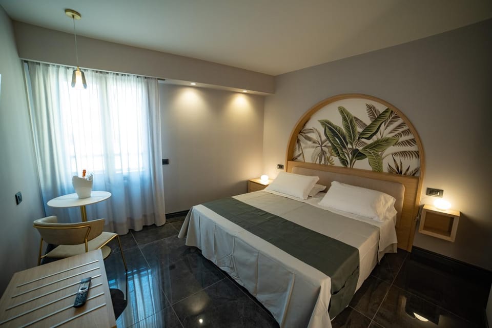 Bed, Photo of the whole room, Bedroom, internet, internet, air conditioner, air conditioner