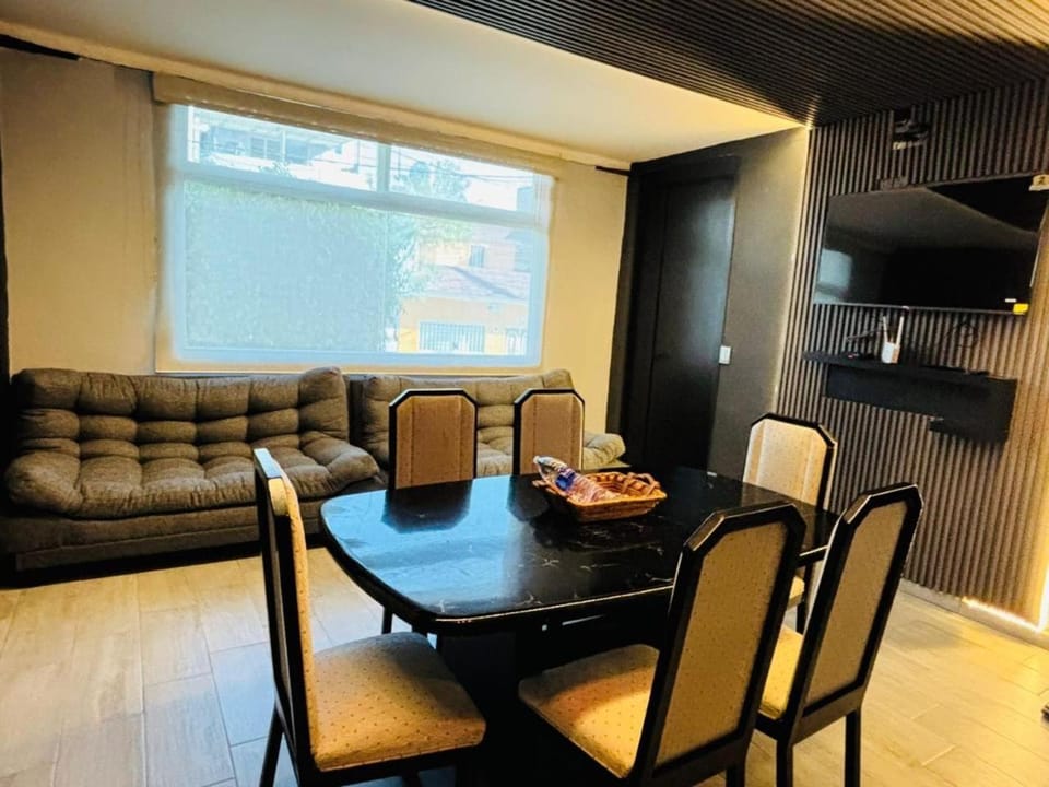 Depa Frente al aeropuerto hasta 12 Huéspedes Apartment in Mexico City