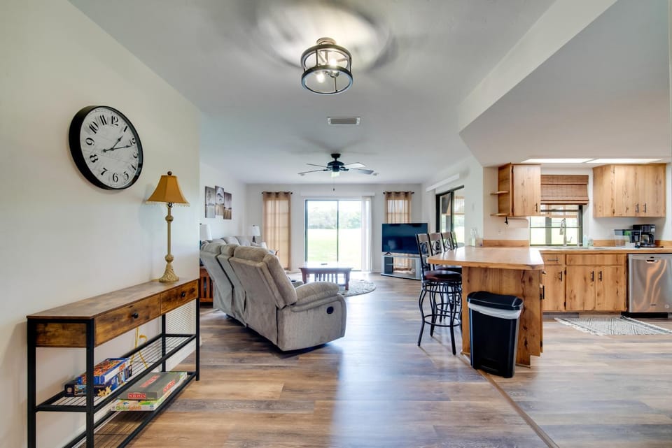 Walk to Lake: Geataway w/ Yard in Inverness House in Hernando