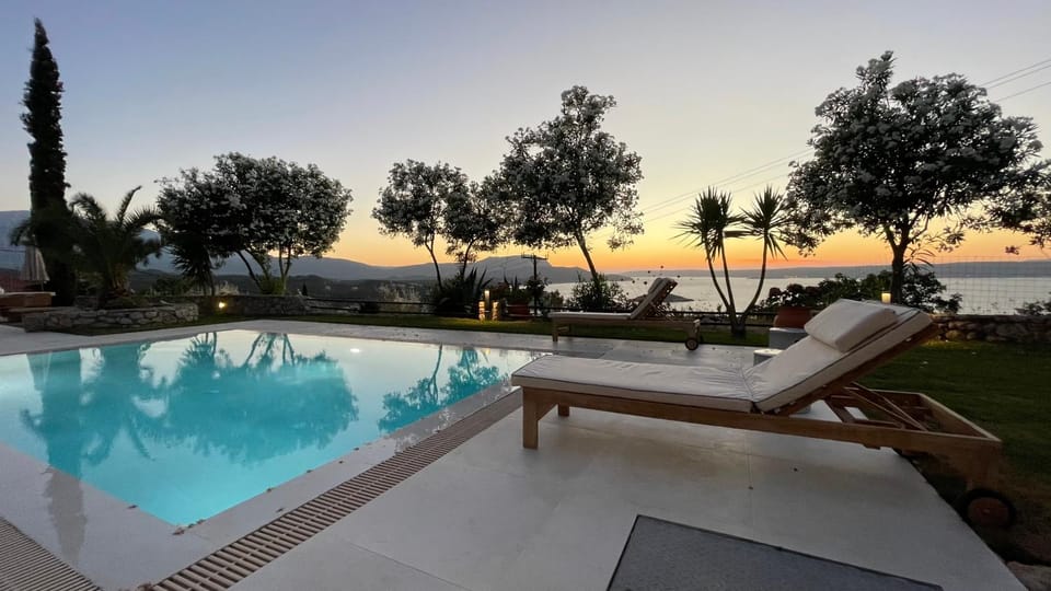 Natural landscape, Sea view, Swimming pool