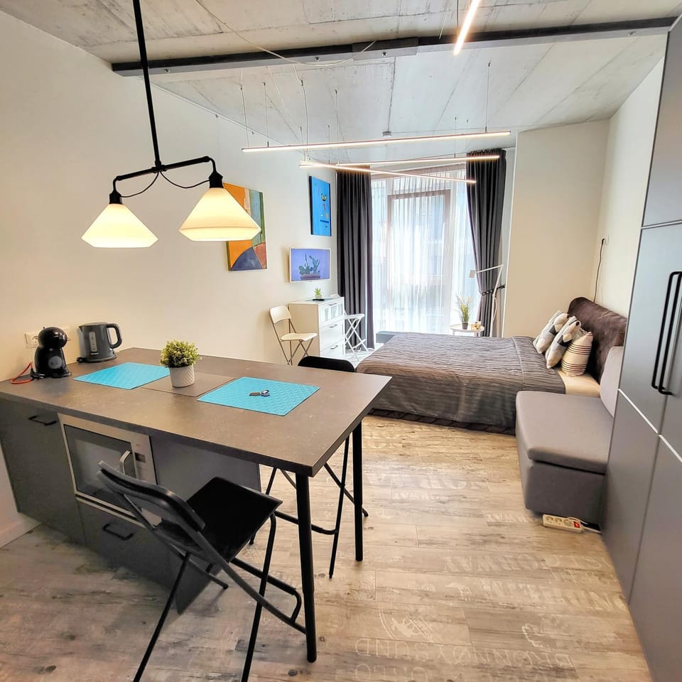 Bed, Living room, Photo of the whole room, Dining area, Bedroom, hair dresser