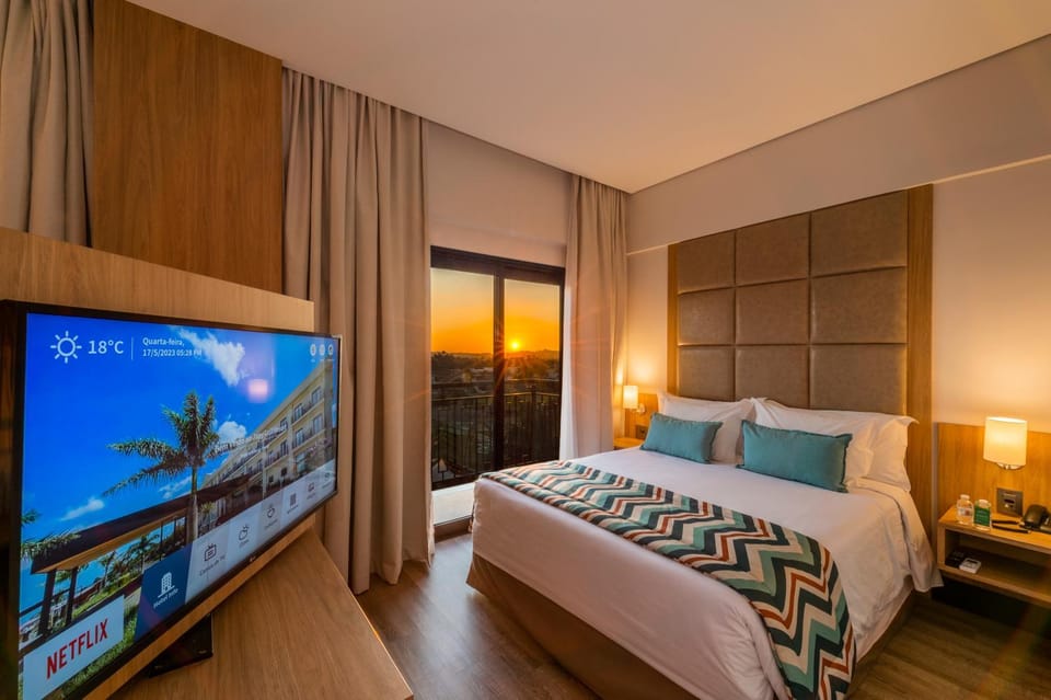 Photo of the whole room, Sunset
