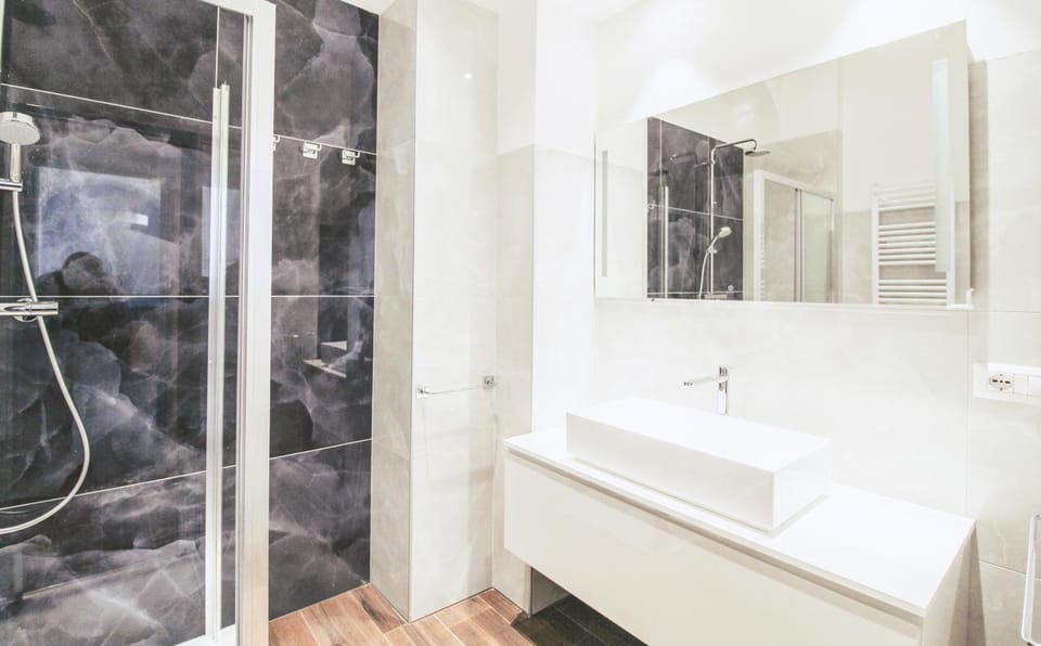 Shower, Bathroom, towels