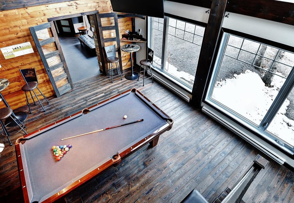 08 Pied des Pentes Chalet in Quebec