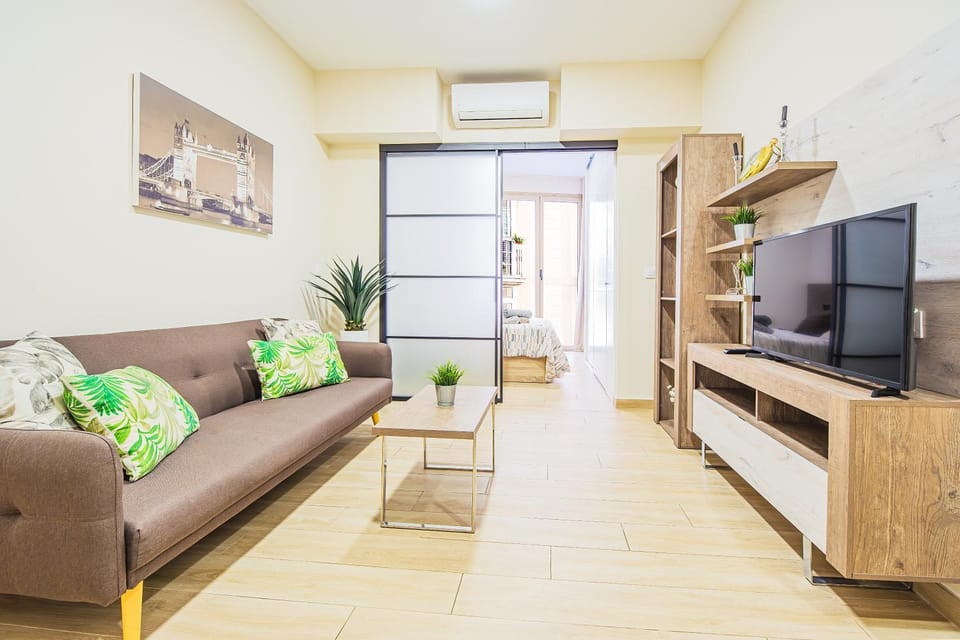 TV and multimedia, air conditioner