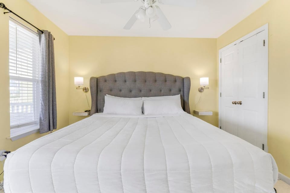 Sandy Feet Retreat by Vacation Homes Collection House in West Beach