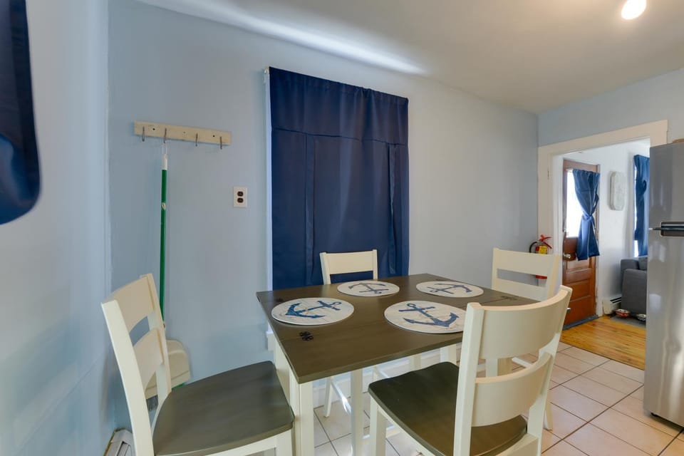 Walk to Convention Center & Boardwalk! Family Apt Apartment in Wildwood