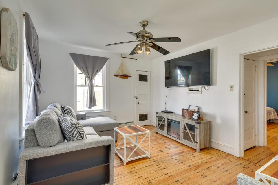 Walk to Convention Center & Boardwalk! Family Apt Apartment in Wildwood