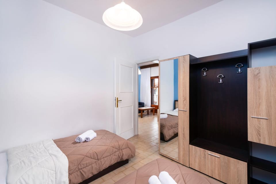 Bed, Bedroom, towels, wardrobe