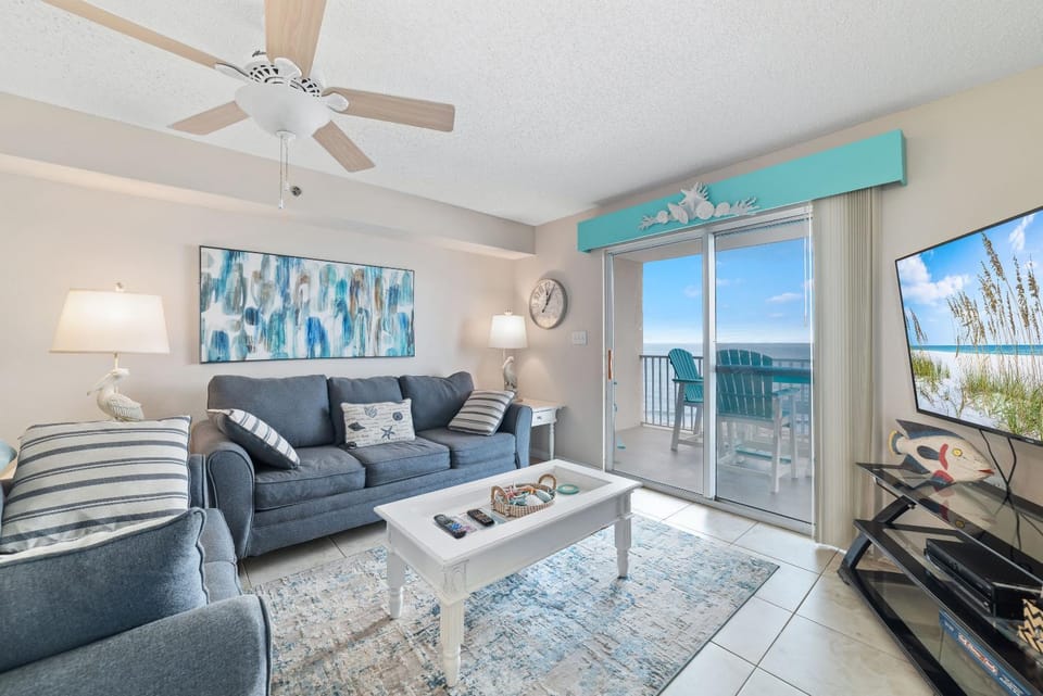 TV and multimedia, Balcony/Terrace, Living room, Seating area