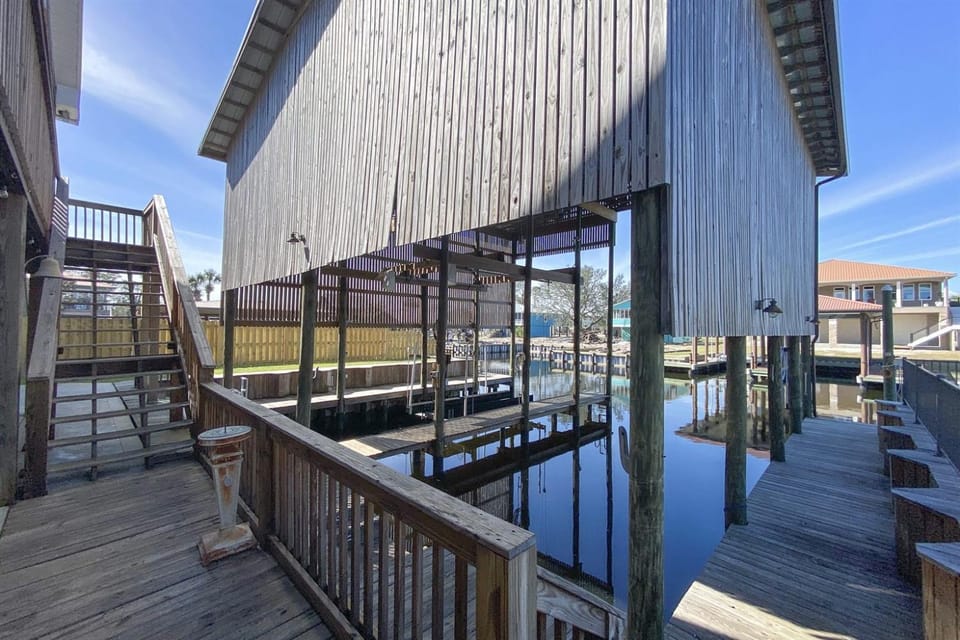 House on Cotton Bayou Pet Friendly Private Pool 2 Boat Slip House in Orange Beach