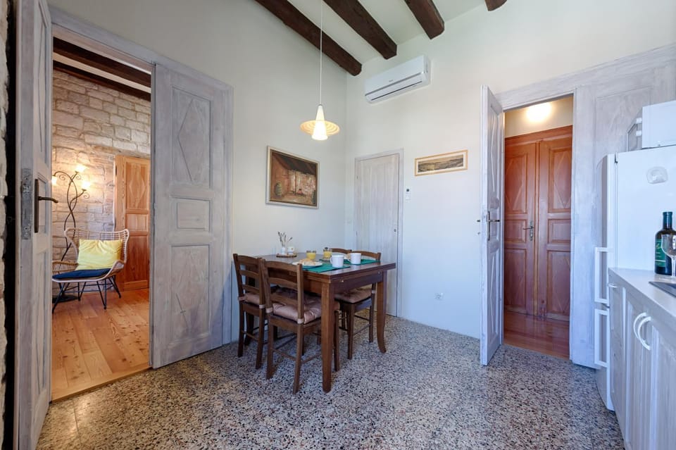 Apartment Lilly (Central, seaview, heritage) Apartment in Vis